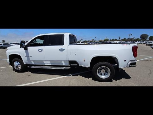 Used 2024 Chevrolet Silverado 3500 LTZ w/ LTZ Plus Package AWD/4WD image 8
