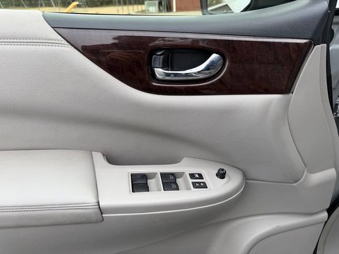 Used 2014 Nissan Quest SV image 11