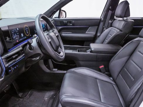 Used 2025 Hyundai Santa Fe Calligraphy image 9