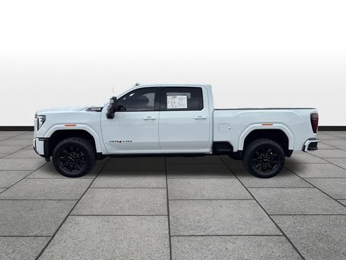 Used 2025 GMC Sierra 2500 AT4 w/ Technology Package AWD/4WD image 2