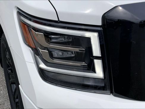 Used 2024 Nissan Titan SV RWD image 27