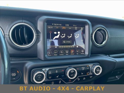 Used 2020 Jeep Gladiator Overland AWD/4WD image 16