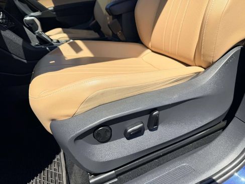 Used 2022 Volkswagen Tiguan SE AWD/4WD image 14
