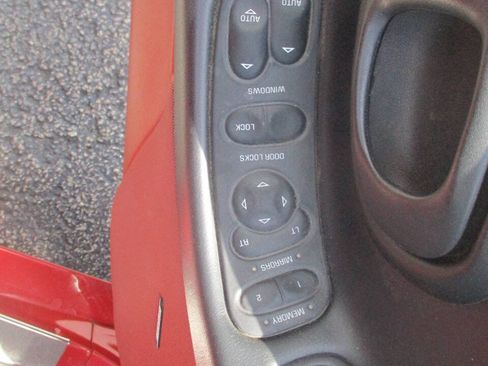 Used 1997 Chevrolet Corvette Coupe w/ Memory Pkg RWD image 21