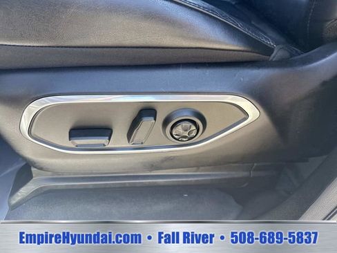 Used 2024 Jeep Wagoneer L Series II w/ Flexible Seating Group AWD/4WD image 20