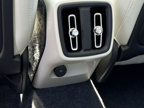 New 2026 Volvo XC40 B5 Ultra w/ Protection Package Premier image 14