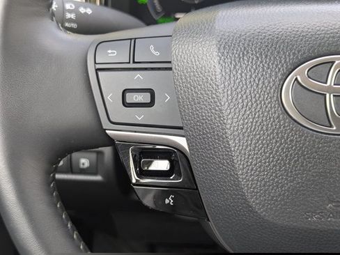 Used 2026 Toyota Camry XLE FWD image 21