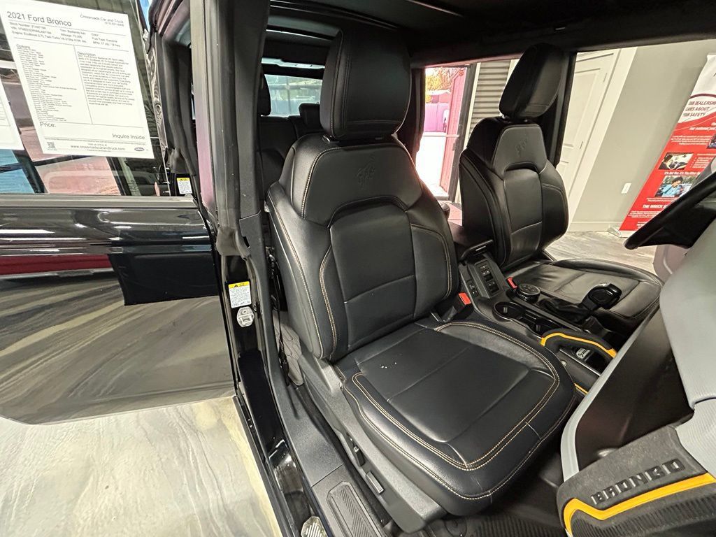 Used 2021 Ford Bronco Badlands w/ Sasquatch Package AWD/4WD image 3