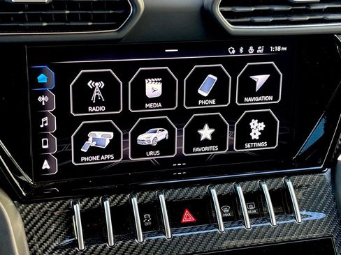 Used 2022 Lamborghini Urus image 40