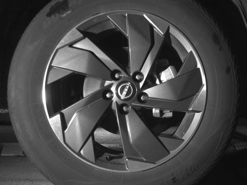 Used 2025 Nissan Rogue SV AWD/4WD image 13