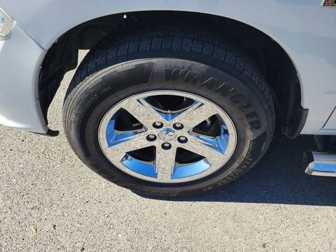 Used 2017 RAM 1500 Express image 5