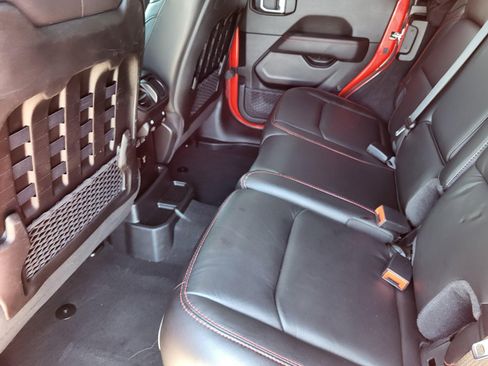 Used 2021 Jeep Wrangler Unlimited Rubicon AWD/4WD image 30