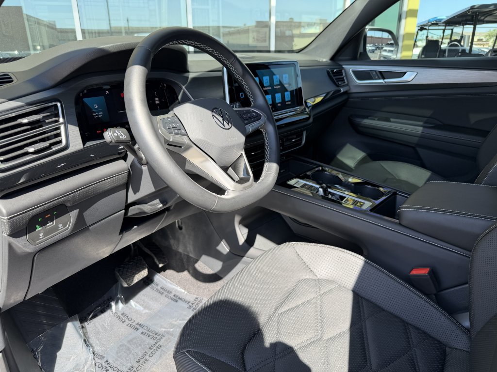 Used 2024 Volkswagen Atlas Cross Sport SE w/ Panoramic Sunroof Package FWD image 30