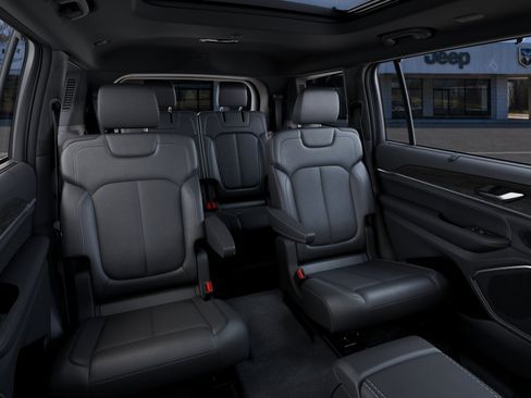 New 2025 Jeep Grand Cherokee L Overland w/ Advanced Protech Group III AWD/4WD image 39