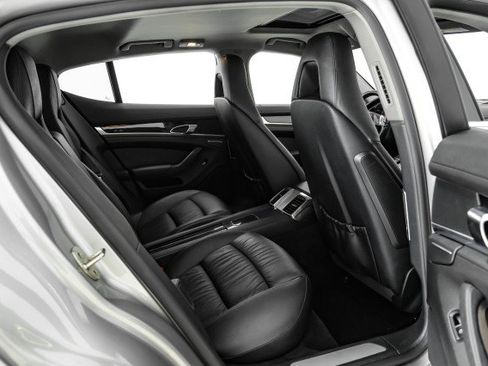 Used 2010 Porsche Panamera S RWD image 34