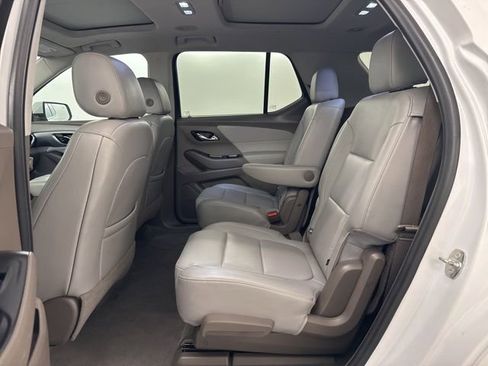 Used 2021 Chevrolet Traverse Premier image 16