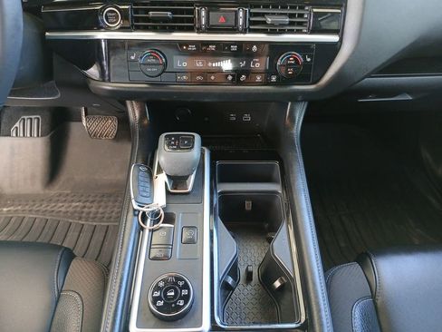 Used 2023 Nissan Pathfinder SL w/ Lighting Package (N92) image 36