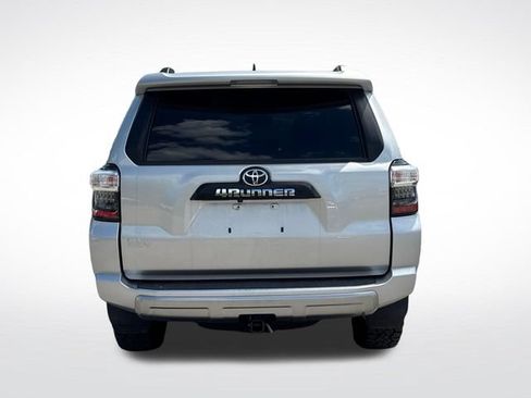 Used 2022 Toyota 4Runner TRD Off-Road Premium AWD/4WD image 4