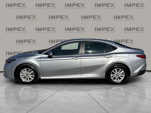 Used 2026 Toyota Camry LE image 2