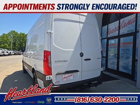 Used 2025 Mercedes-Benz Sprinter 2500 image 8