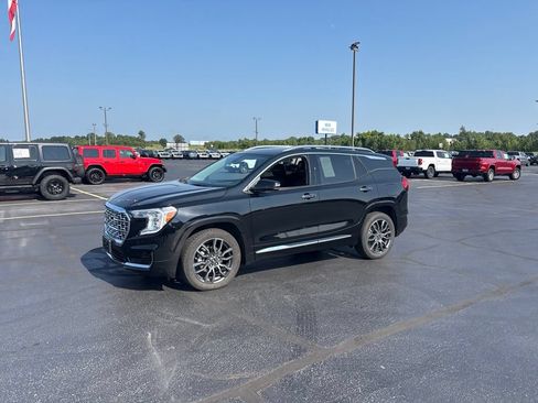 Used 2022 GMC Terrain Denali w/ Black Diamond Edition AWD/4WD image 3