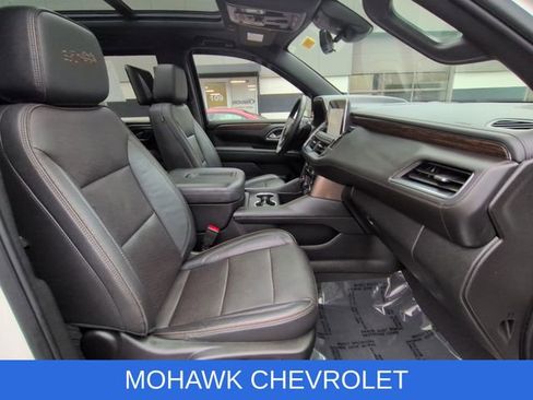 Used 2024 Chevrolet Suburban High Country AWD/4WD image 30