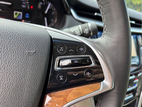 Used 2019 Cadillac XTS Luxury image 28