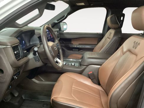 Used 2024 Ford Expedition King Ranch image 9