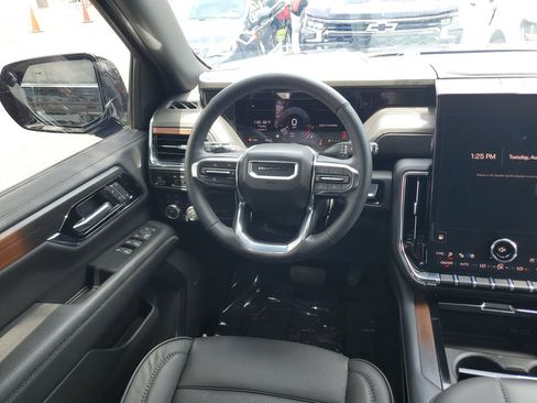 Used 2026 GMC Yukon Denali w/ Sun & Power Step Package AWD/4WD image 12