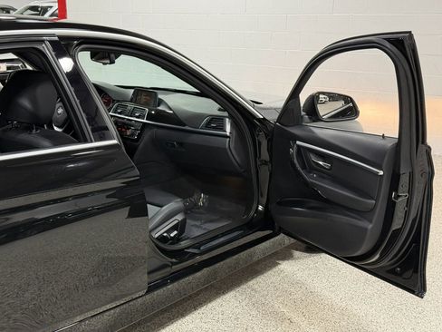 Used 2017 BMW 330i Sedan RWD image 41