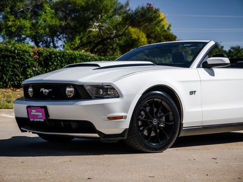 Used 2010 Ford Mustang GT Premium image 35