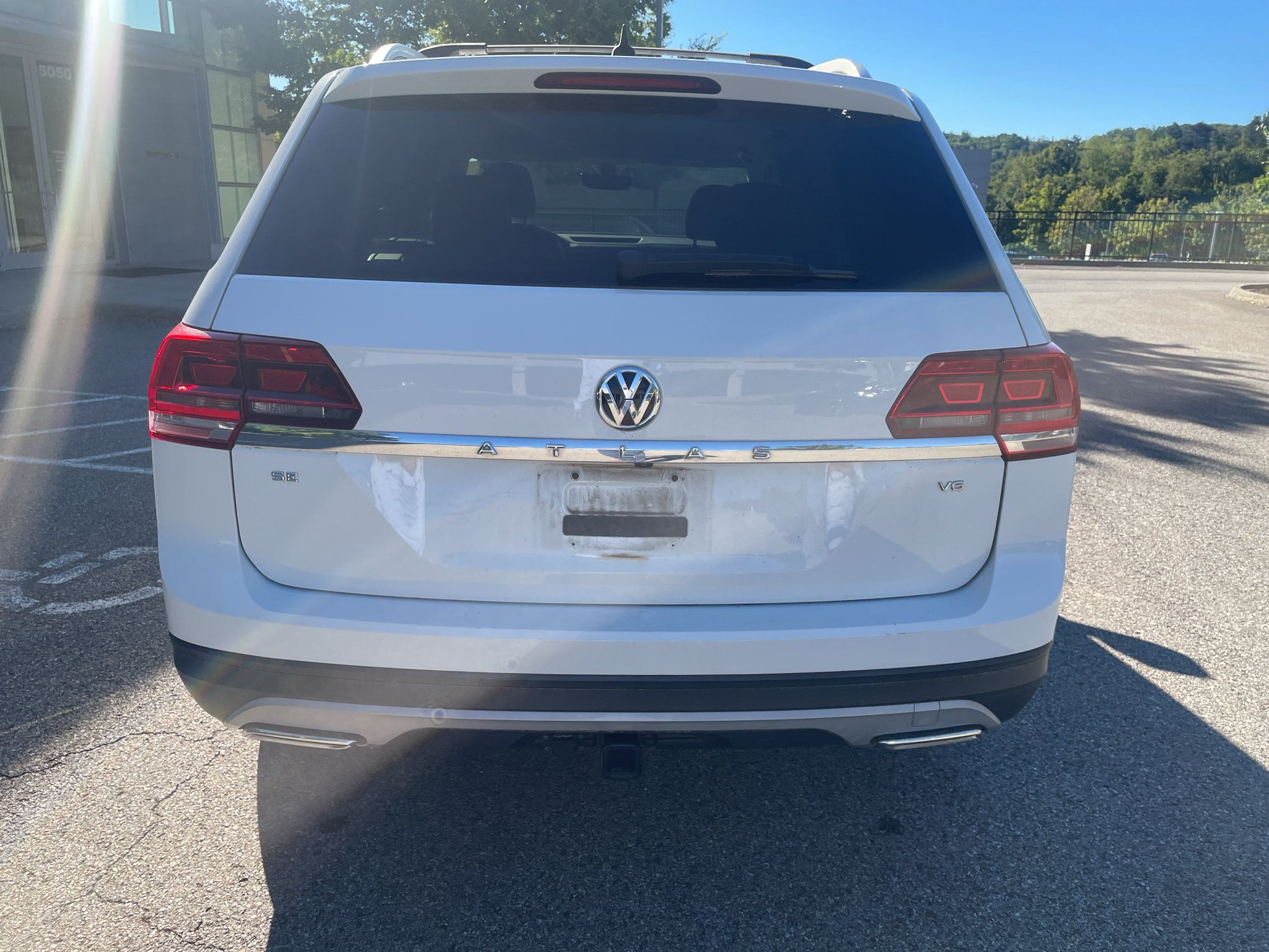 Used 2019 Volkswagen Atlas SE w/ Towing Package FWD image 4