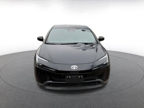 Used 2025 Toyota Prius LE image 4