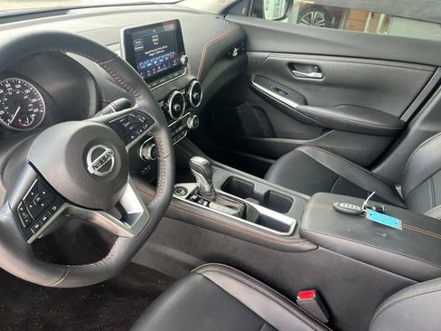 Used 2023 Nissan Sentra SR w/ SR Premium Package FWD image 11
