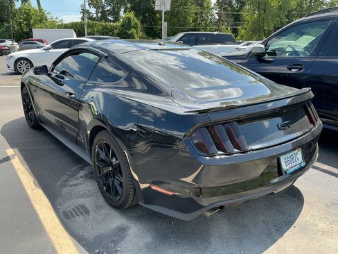 Used 2017 Ford Mustang GT Premium w/ Black Accent Package RWD image 4