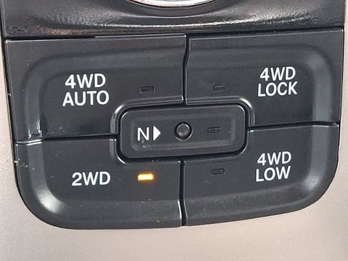 Used 2014 RAM 1500 Laramie AWD/4WD image 24