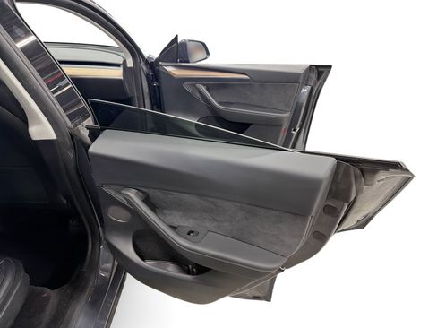 Certified 2023 Tesla Model Y Long Range AWD/4WD image 23