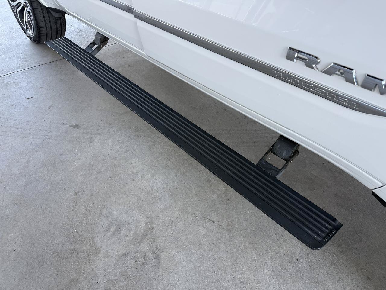 Used 2025 RAM 1500 Tungsten w/ Trailer Tow Group AWD/4WD image 4