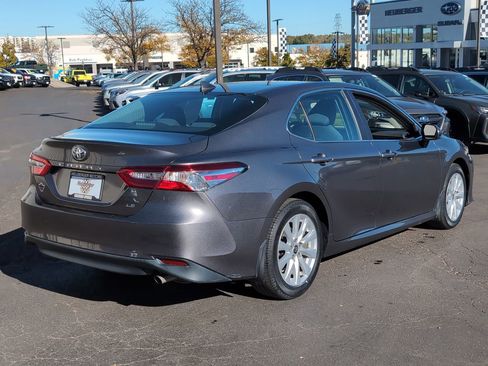 Used 2020 Toyota Camry LE image 7
