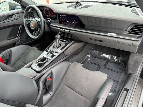 Used 2026 Porsche 911 GT3 RWD image 16