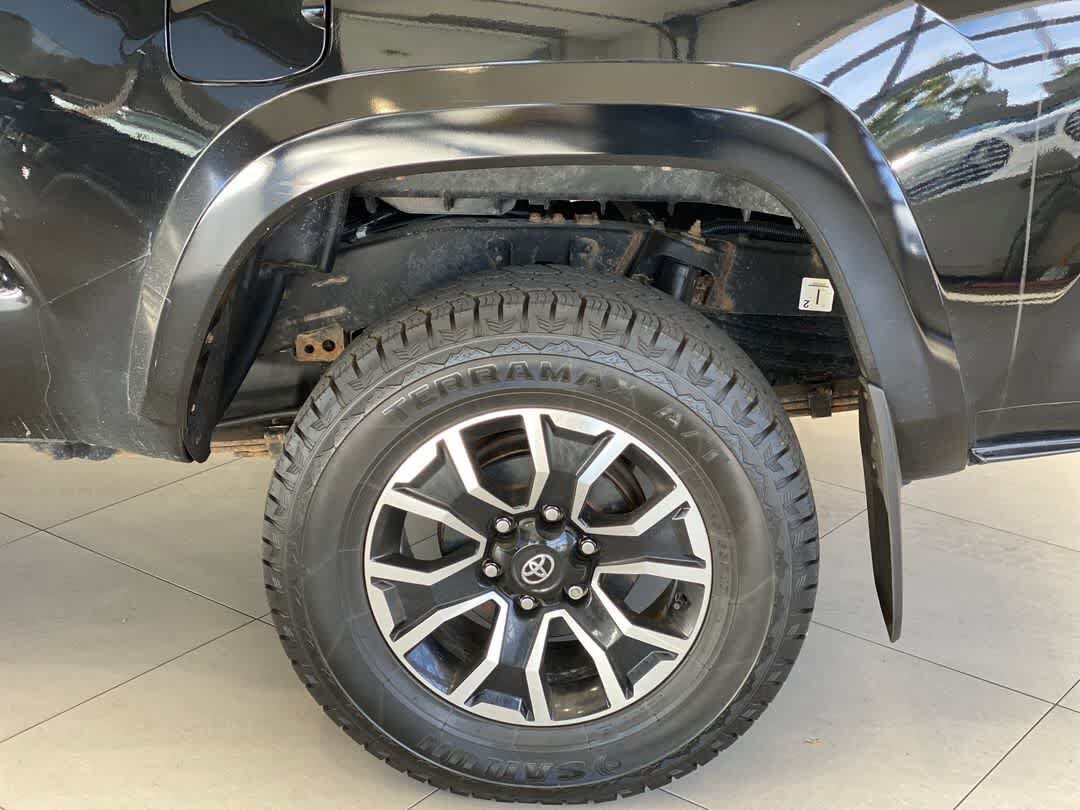 Used 2021 Toyota Tacoma SR5 AWD/4WD image 12