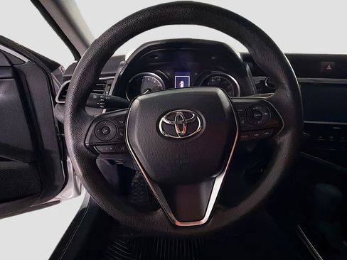 Used 2020 Toyota Camry LE FWD image 11