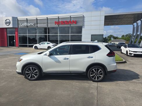 Used 2020 Nissan Rogue SL w/ Premium Package FWD image 4