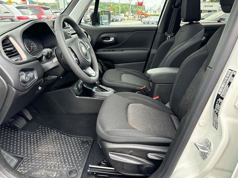 Used 2023 Jeep Renegade Latitude w/ Sun/Sound Group AWD/4WD image 10