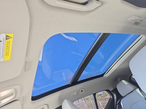 Used 2023 Volvo XC40 B5 Ultimate w/ Protection Package Premier image 28