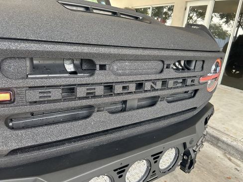 Used 2024 Ford Bronco Black Diamond image 16