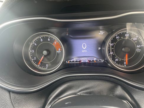 Used 2019 Jeep Cherokee Limited image 25