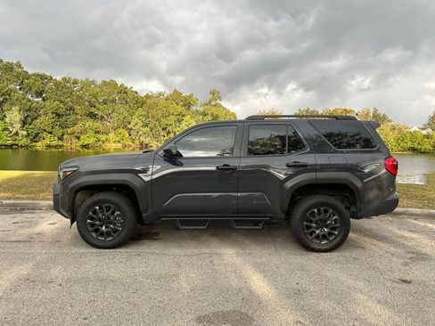 Used 2025 Toyota 4Runner SR5 image 2