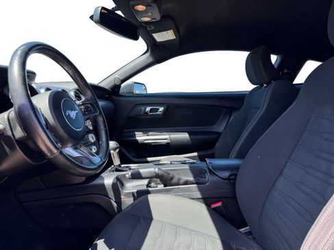 Used 2017 Ford Mustang Coupe RWD image 10