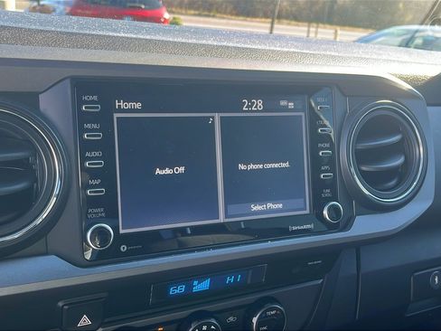 Used 2023 Toyota Tacoma TRD Off-Road image 15